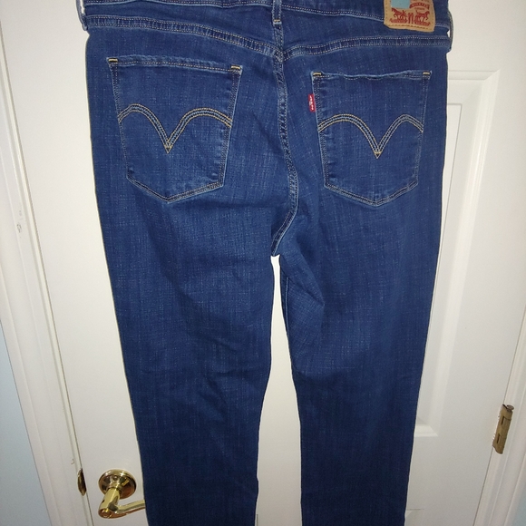 EUC Women’s Levi’s Classic Straight-Leg Jeans in Lapis Dark Horse – Size 14 - Picture 8 of 10